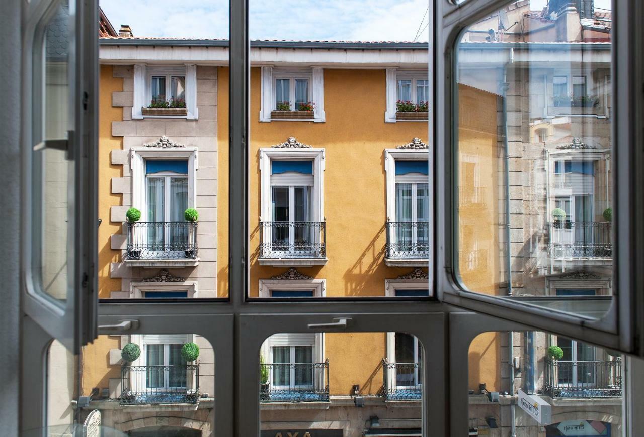Hotel Hito Vitoria-Gasteiz Bagian luar foto